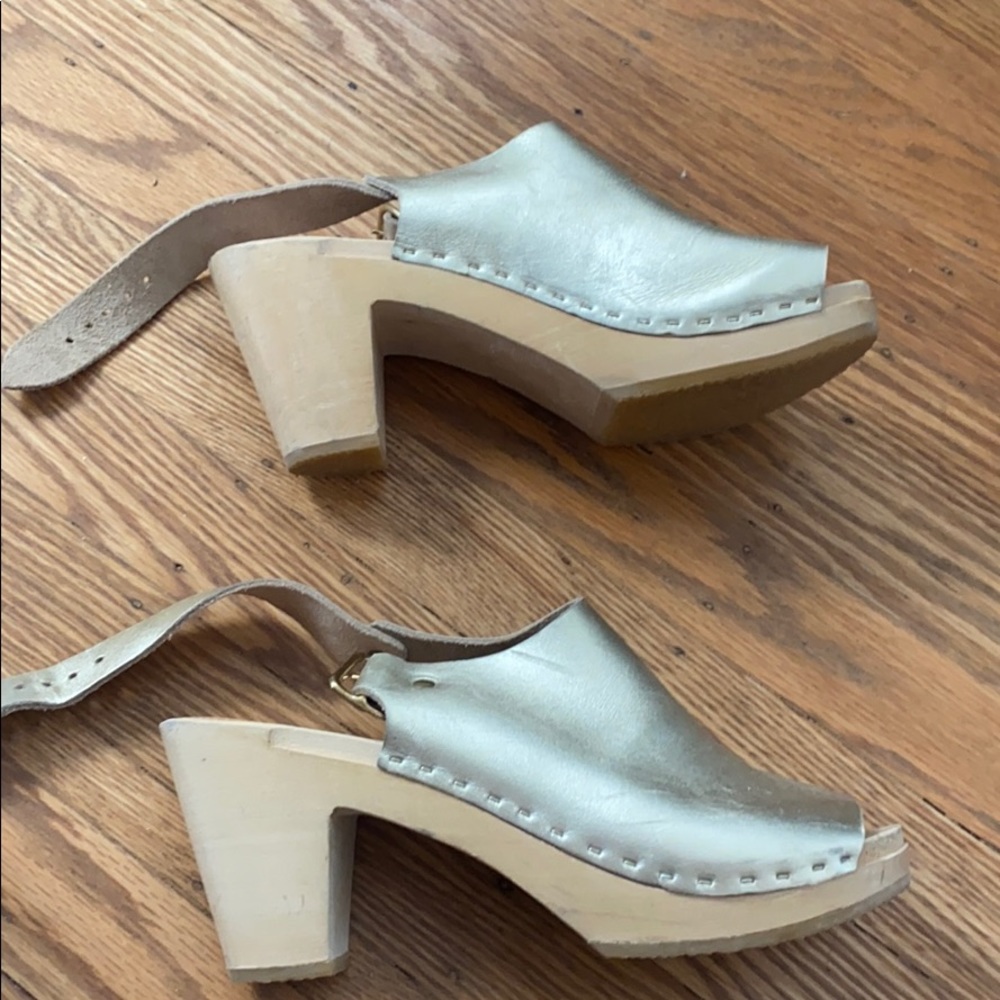 Bryr Metallic Gold Leather Clog Mules